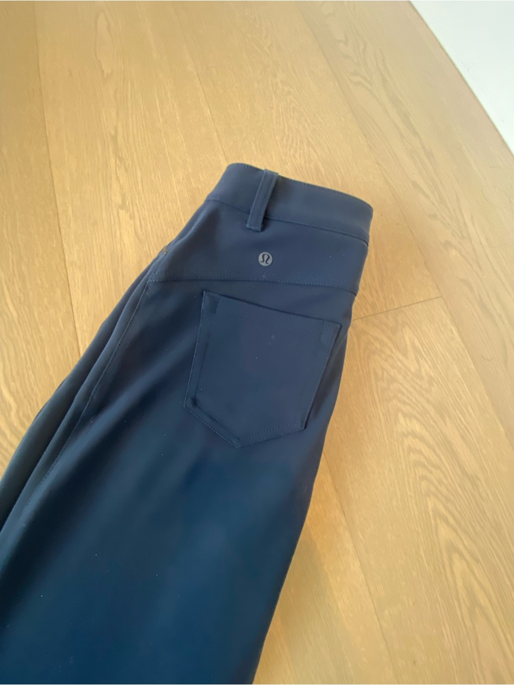 Lululemon Women’s Navy Slim fit Pants Size 28 waist - Picture 3 of 5